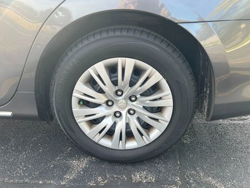 Used 2014 Toyota Camry LE image 8