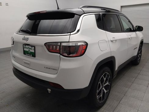 Used 2025 Jeep Compass Limited AWD/4WD image 9