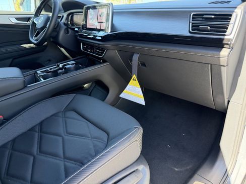 New 2026 Volkswagen Atlas Cross Sport SE FWD image 12
