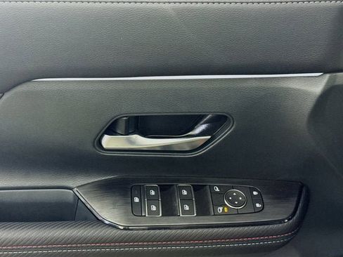 New 2026 Nissan Kicks SR w/ Cold Weather Package image 15