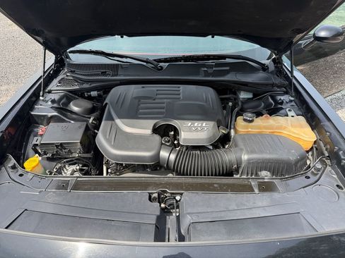 Used 2017 Dodge Challenger SXT RWD image 17