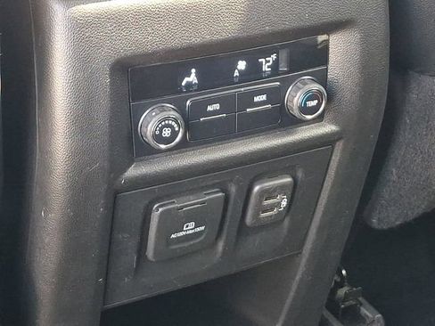 Used 2018 Chevrolet Traverse LT AWD/4WD image 18