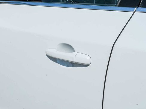 Used 2017 Volvo V60 T5 Premier w/ Convenience Package image 39