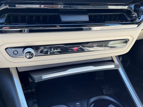 Used 2026 BMW 330i xDrive Sedan w/ Premium Package image 22