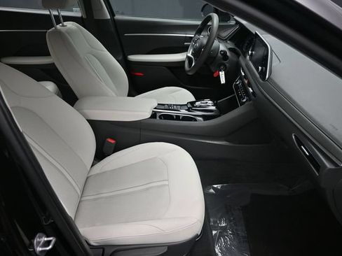 Used 2023 Hyundai Sonata SE FWD image 18