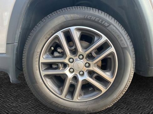 Used 2020 Jeep Compass Latitude image 4