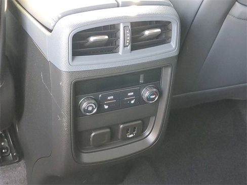 Used 2020 Buick Envision Essence image 23