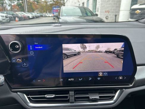 New 2026 Chevrolet Equinox EV LT image 18