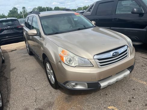 Used 2010 Subaru Outback 2.5i Limited AWD/4WD image 21