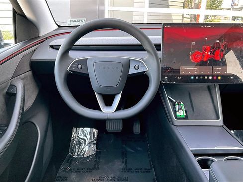 Used 2026 Tesla Model Y Long Range RWD image 5