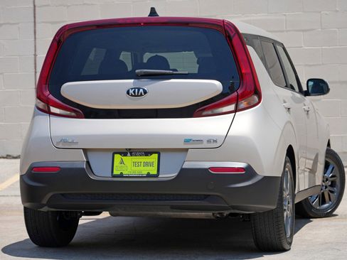 Used 2020 Kia Soul EX FWD image 4