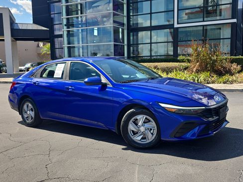 Used 2024 Hyundai Elantra SE image 24