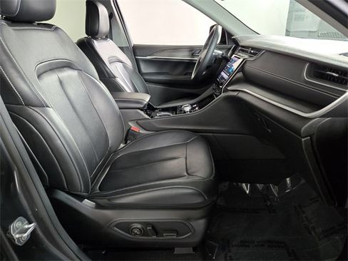 Used 2022 Jeep Grand Cherokee L Limited image 22