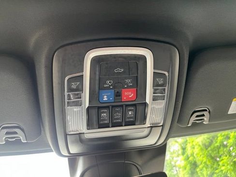 Used 2023 RAM 2500 Limited AWD/4WD image 36