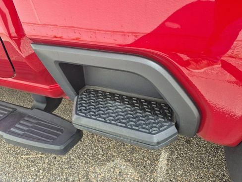 Used 2023 GMC Sierra 2500 AT4 w/ Snow Plow Prep/Camper Package image 15