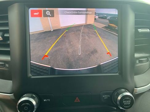 Used 2024 RAM 2500 Big Horn w/ Bed Utility Group image 32