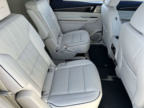 New 2026 Buick Enclave Avenir w/ Super Cruise Package FWD image 28