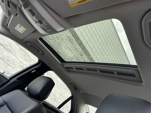 Used 2013 Mercedes-Benz E 350 4MATIC Sedan image 28