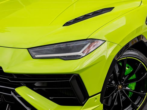 Used 2023 Lamborghini Urus S image 3