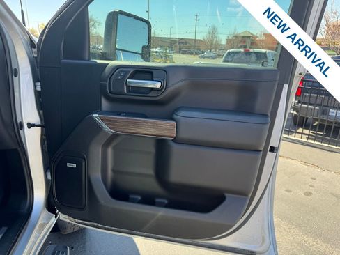 Used 2023 Chevrolet Silverado 2500 High Country w/ Z71 Off-Road Package image 10