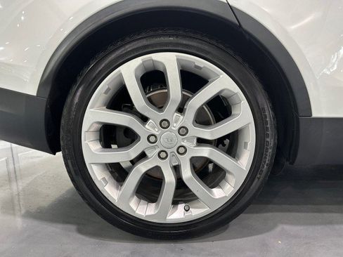 Used 2018 Land Rover Discovery HSE AWD/4WD image 9