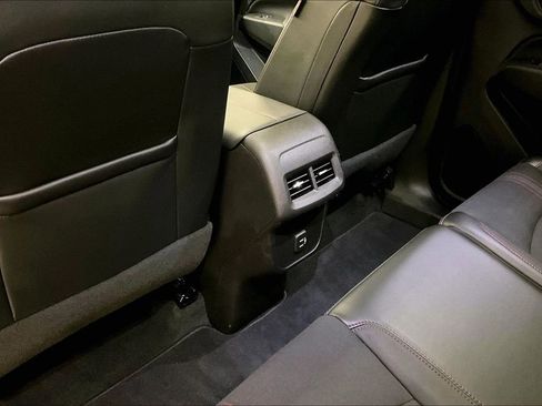 Used 2023 Chevrolet Equinox RS AWD/4WD image 10