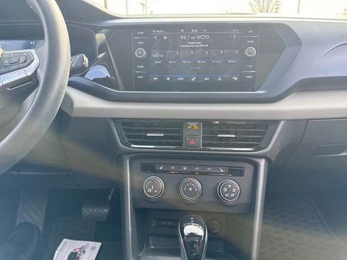 Used 2022 Volkswagen Taos SE image 28