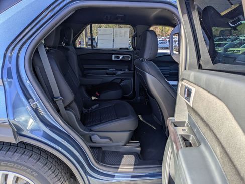 Used 2020 Ford Explorer XLT w/ Comfort Package image 36