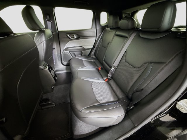 New 2026 Jeep Compass Latitude AWD/4WD image 23