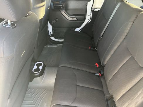 Used 2018 Jeep Wrangler Unlimited Sport image 19