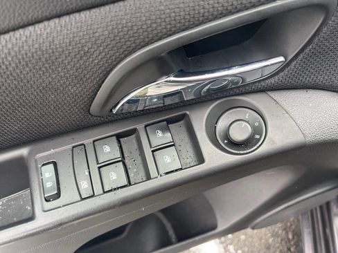 Used 2016 Chevrolet Cruze LT image 12