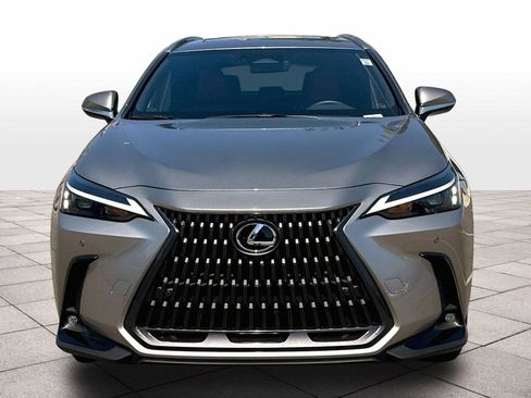 Used 2025 Lexus NX 250 FWD image 3