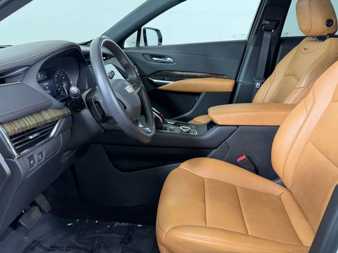 Used 2022 Cadillac XT4 Premium Luxury FWD image 5