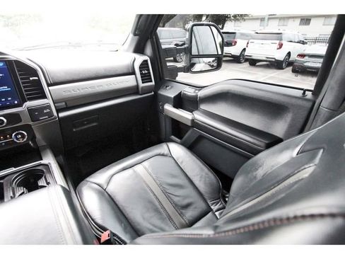 Used 2022 Ford F250 Platinum w/ FX4 Off-Road Package AWD/4WD image 9