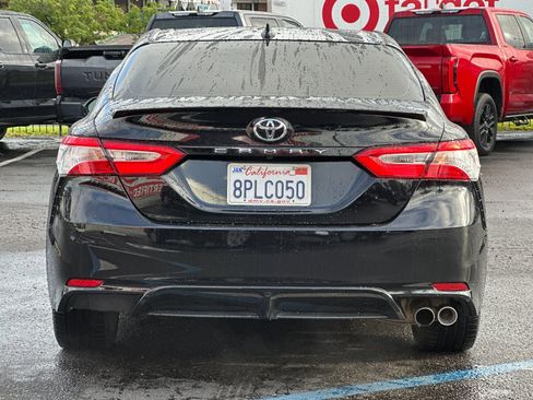 Used 2020 Toyota Camry SE image 4