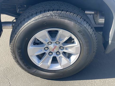 New 2026 GMC Sierra 1500 SLE w/ Preferred Package image 30