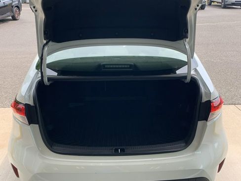 Used 2021 Toyota Corolla LE w/ Carpet Mat Package (TMS) FWD image 9