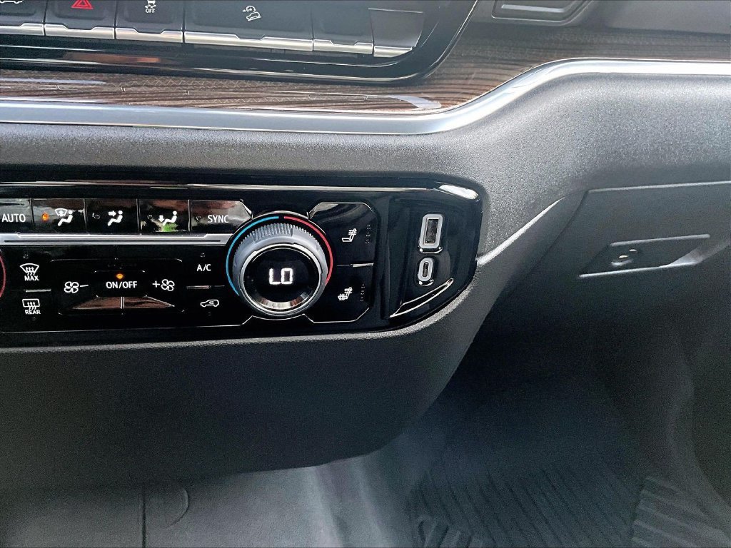Used 2023 Chevrolet Silverado 1500 LT AWD/4WD image 26