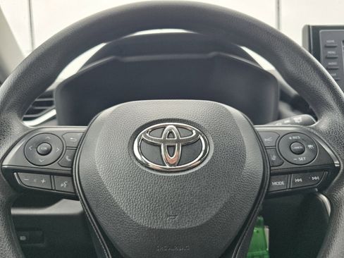Used 2022 Toyota RAV4 LE AWD/4WD image 25