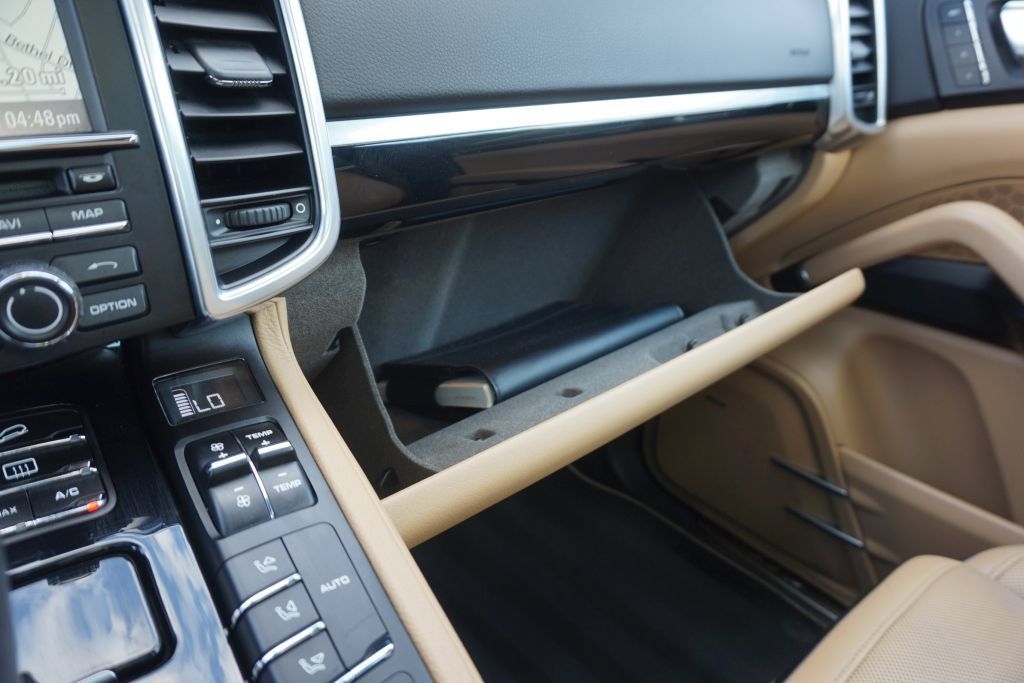 Used 2014 Porsche Cayenne Platinum Edition AWD/4WD image 47