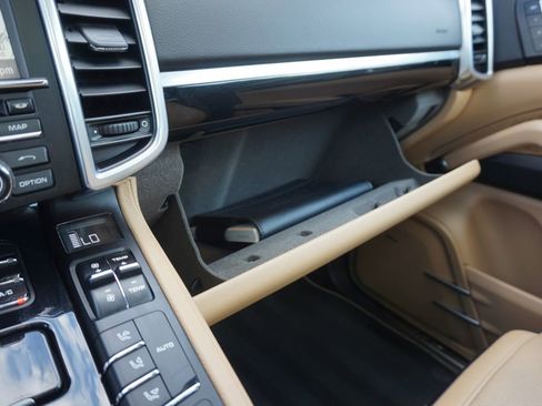 Used 2014 Porsche Cayenne Platinum Edition AWD/4WD image 47