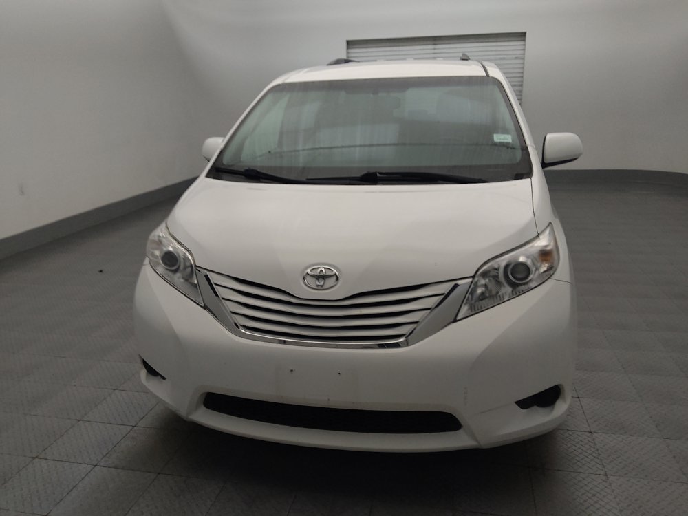 Used 2017 Toyota Sienna LE FWD image 15