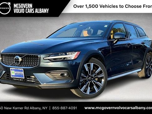 New 2026 Volvo V60 B5 Cross Country Ultra w/ Climate Package AWD/4WD image 1