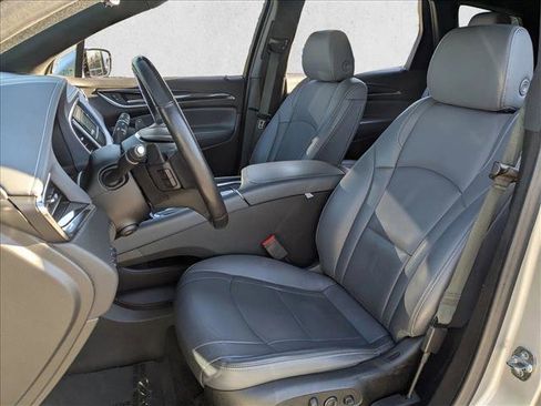 Used 2022 Buick Enclave Premium image 16