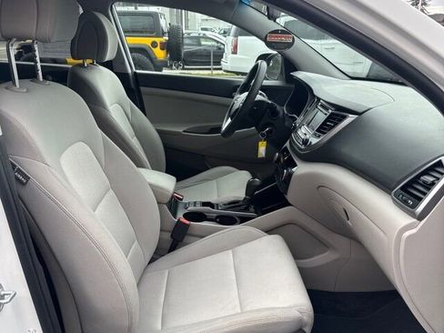 Used 2017 Hyundai Tucson SE image 18