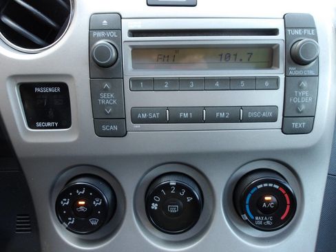 Used 2010 Toyota Matrix S image 14