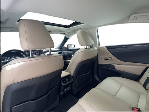 Used 2020 Lexus ES 350 w/ Premium Package image 18