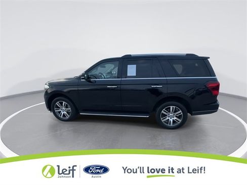 Used 2022 Ford Expedition Limited image 7