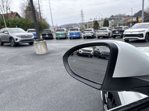 New 2026 Volkswagen Jetta SE FWD image 23