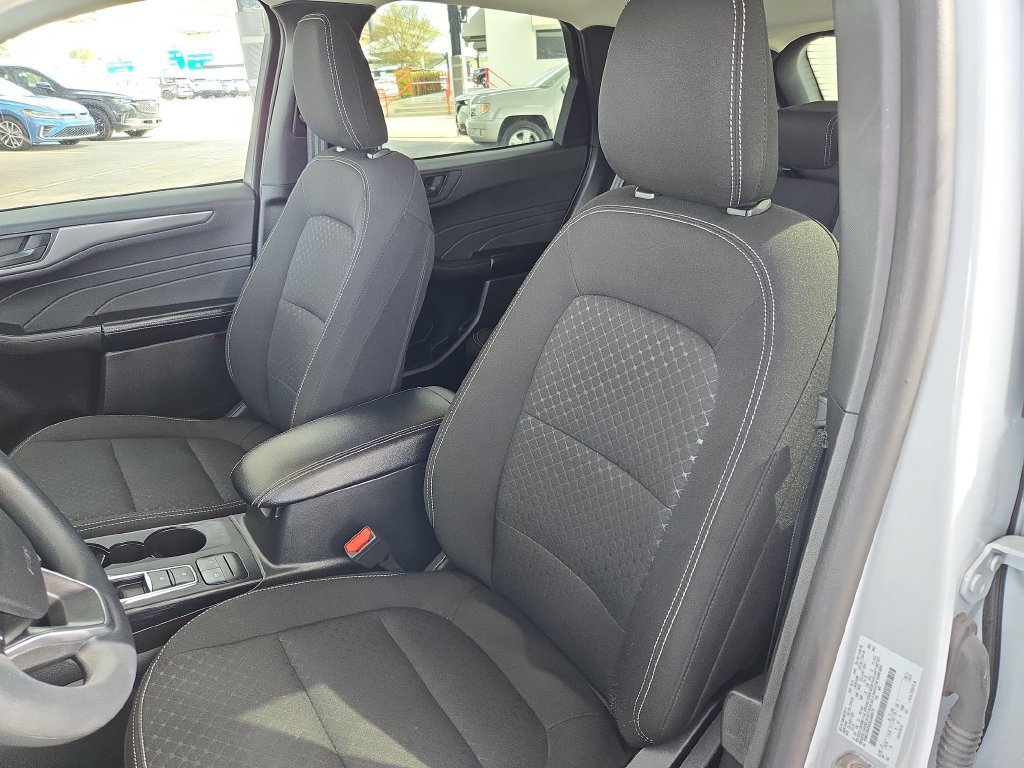 Used 2025 Ford Escape Active AWD/4WD image 13